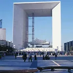 Hotel apartamentowy Adagio La Defense Le Parc Courbevoie