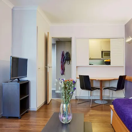 Adagio La Defense Le Parc Apart-hotel