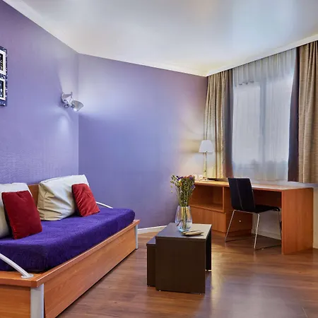 Adagio La Defense Le Parc Aparthotel 4*