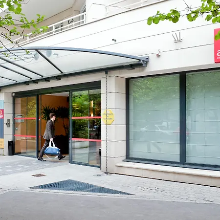 Lejlighedshotel Adagio La Defense Le Parc 4*