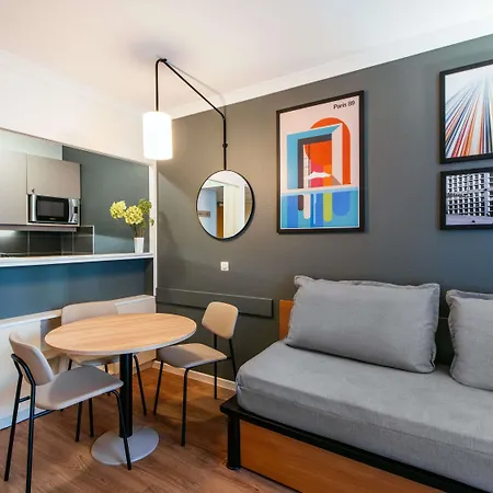 Apart-hotel Adagio La Defense Le Parc 4*