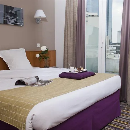 Lejlighedshotel Adagio La Defense Le Parc 4*