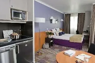 Adagio La Defense Le Parc Aparthotel