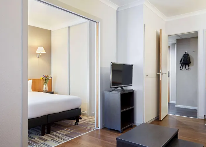 Adagio La Défense Le Parc 3* Courbevoie