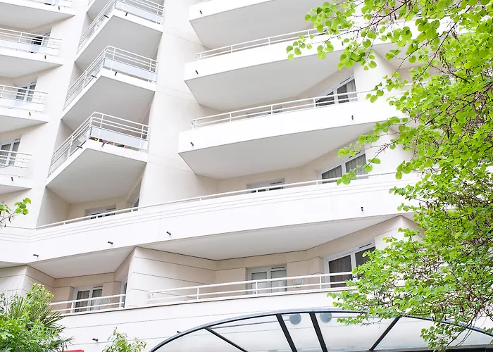 Adagio La Défense Le Parc 3*